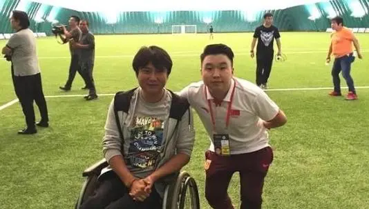 拍纸牌, 现执教中超, msn